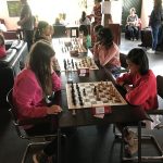 Dana en Janice op ChessQueens-toernooi